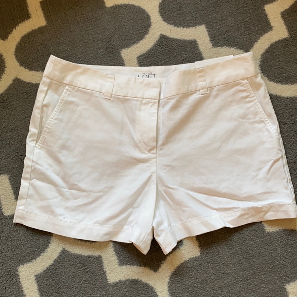 White shorts by Ann Taylor Loft size 8